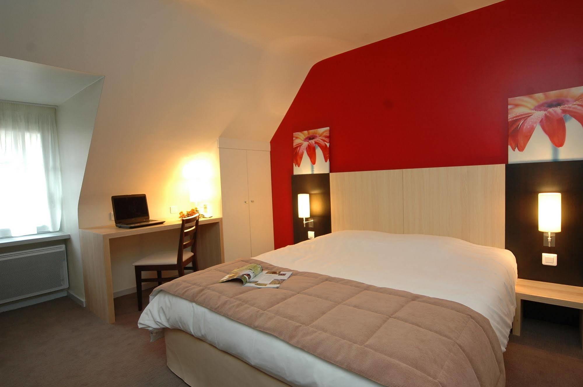 Logis Hotel La Croix Blanche Fontevraud Rum bild