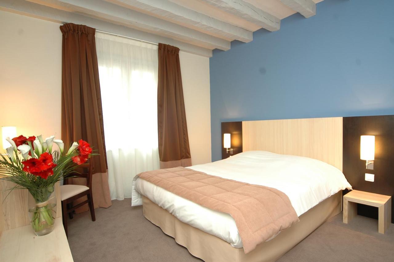 Logis Hotel La Croix Blanche Fontevraud Rum bild