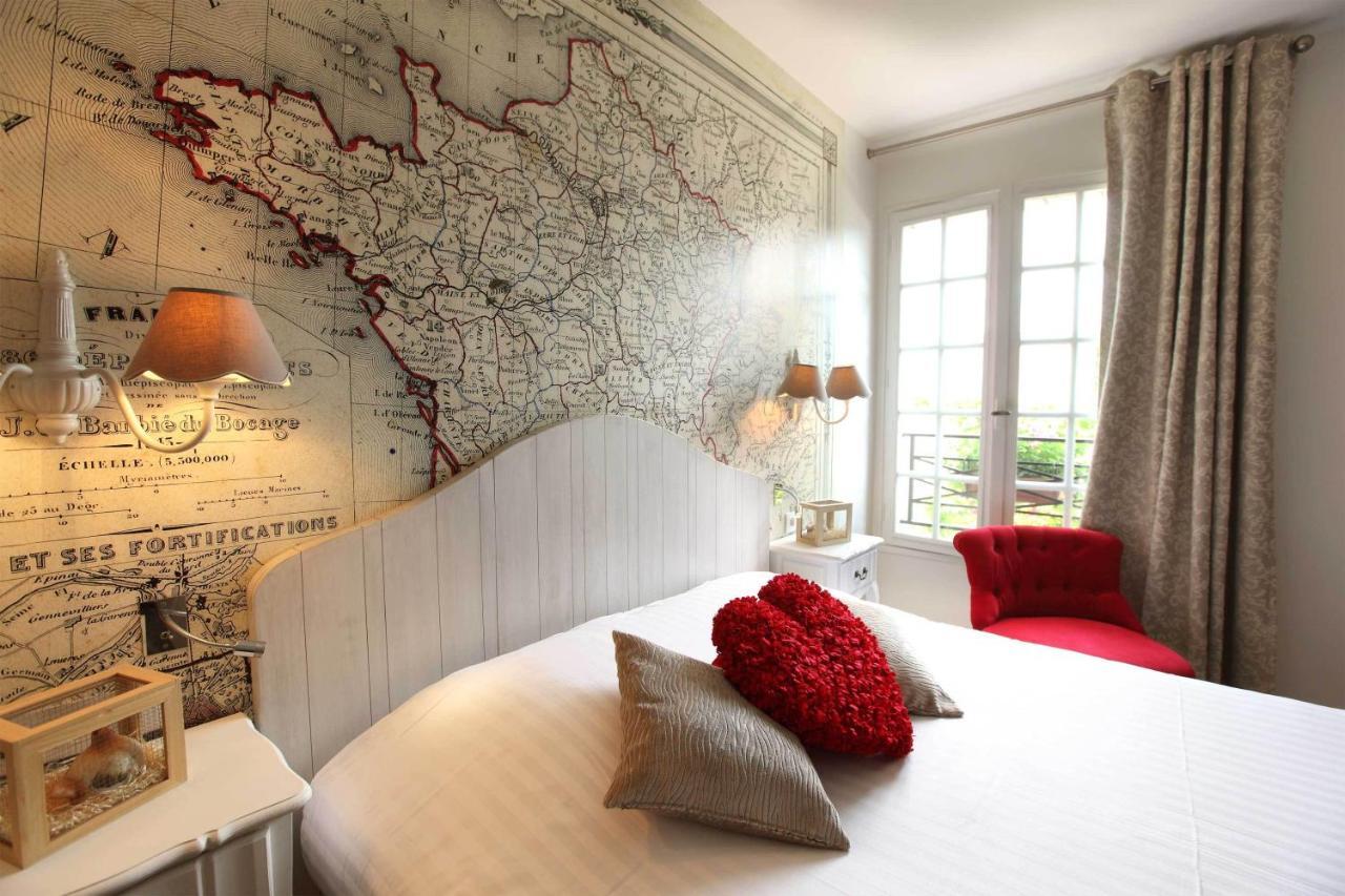 Logis Hotel La Croix Blanche Fontevraud Rum bild